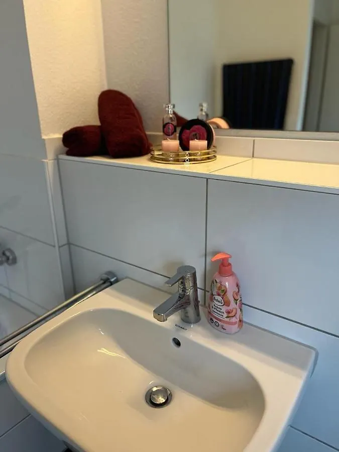 Апартаменты Mobilierte 5 Zimmer Wohnung Zur Vermieten Франкфурт-на-Майне