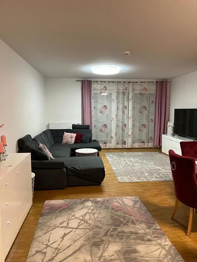 Mobilierte 5 Zimmer Wohnung Zur Vermieten Франкфурт-на-Майне 0*,